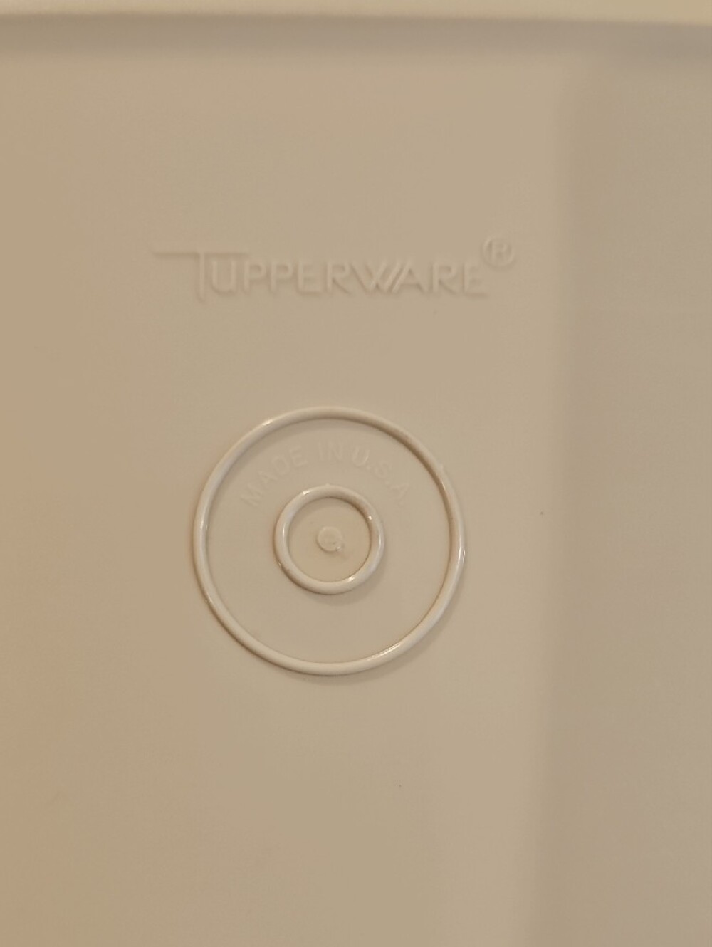 Tupperware Container - Picture 5 of 8